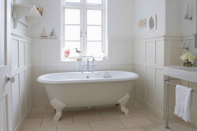 How To Clean Your Bath Using A Broom Better Homes And Gardens