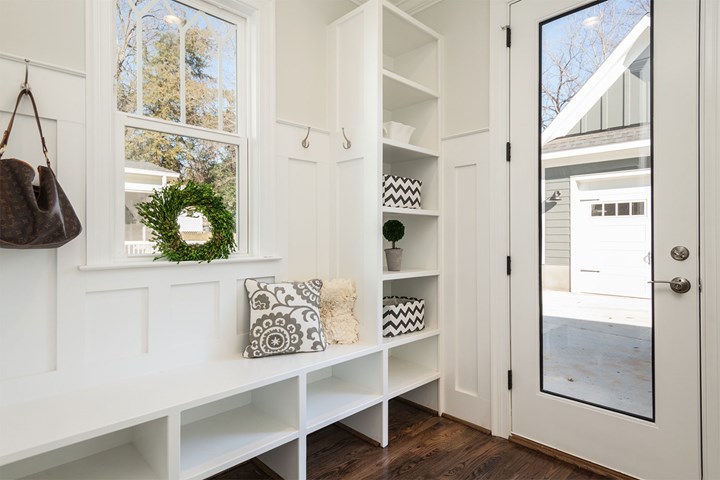 Featured image of post Narrow Mudroom Floor Plans : Free plans to help anyone build simple, stylish furniture at everything was ordered and ready when the space was complete and we were also able to select a floor tile that flowed with the rest of the house.⁠