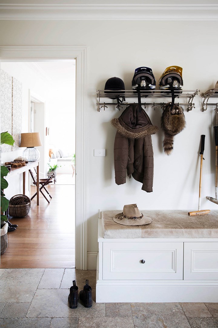 Featured image of post What Do Mudroom Mean / Regardless of your current layout, the following mudroom storage ideas are meant for homes of all sizes.