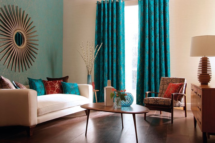 Red Colour Combinations, What Color Curtains With Red Walls