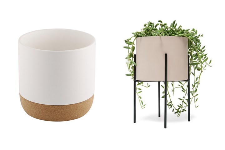 Featured image of post White Plant Stand Kmart : What better way to elevate your indoor jungle game than a pot on legs?