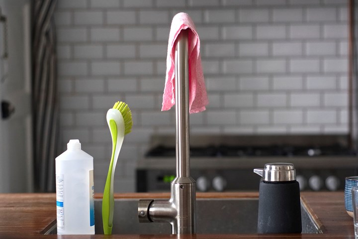 How to Clean Your Dish Scrubber