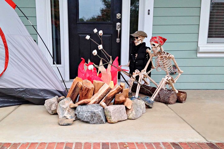 Funny skeleton posing for Halloween