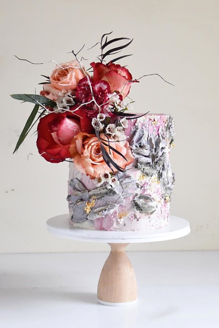 Structural wedding cake