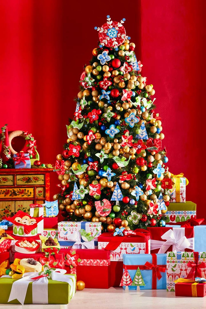 Featured image of post Merry Christmas Real Christmas Tree Images : Christmas cards are on the table, stamps and envelopes ready and all that&#039;s left to do is to add a nice message to wish your friends and family.