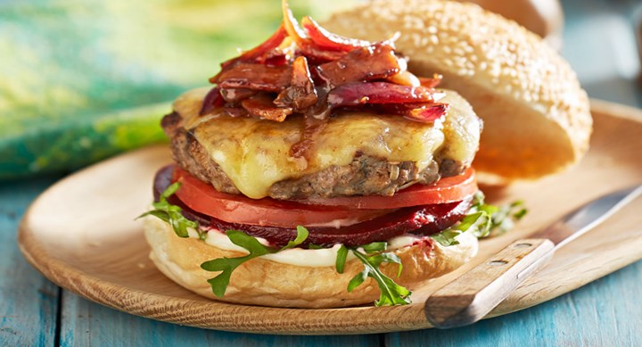 Beef burger with bacon and onion chutney
