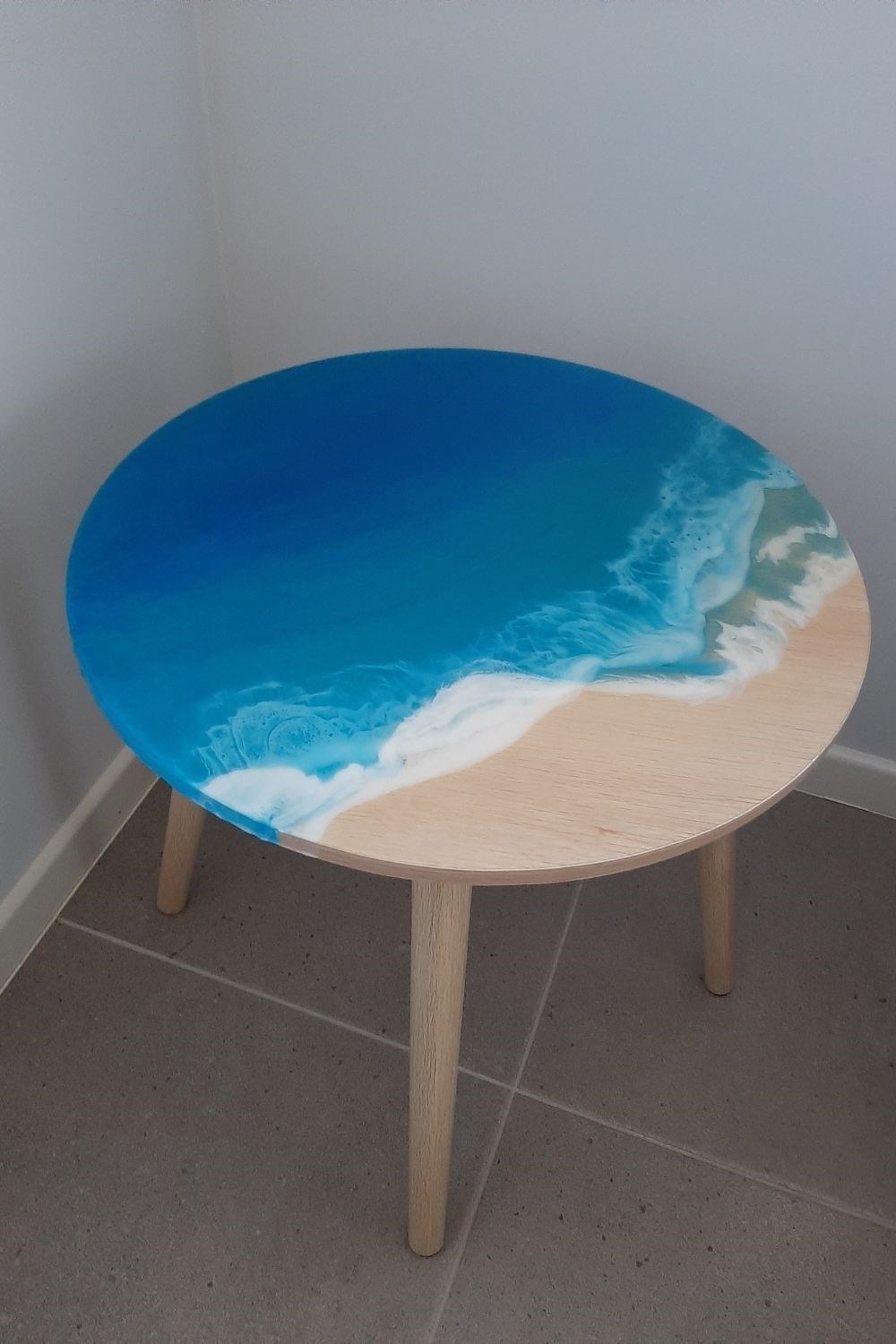 Kmart hack: How to transform a table with resin paint | Better Homes