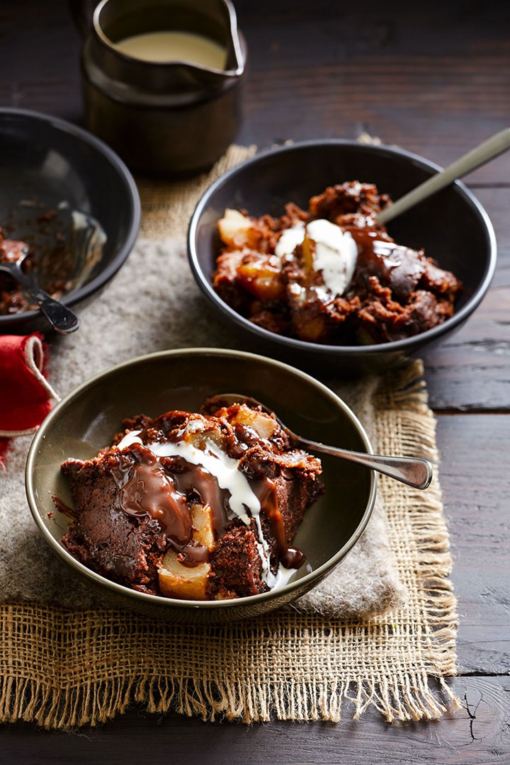 Slow cooker dark chocolate pudding with pears