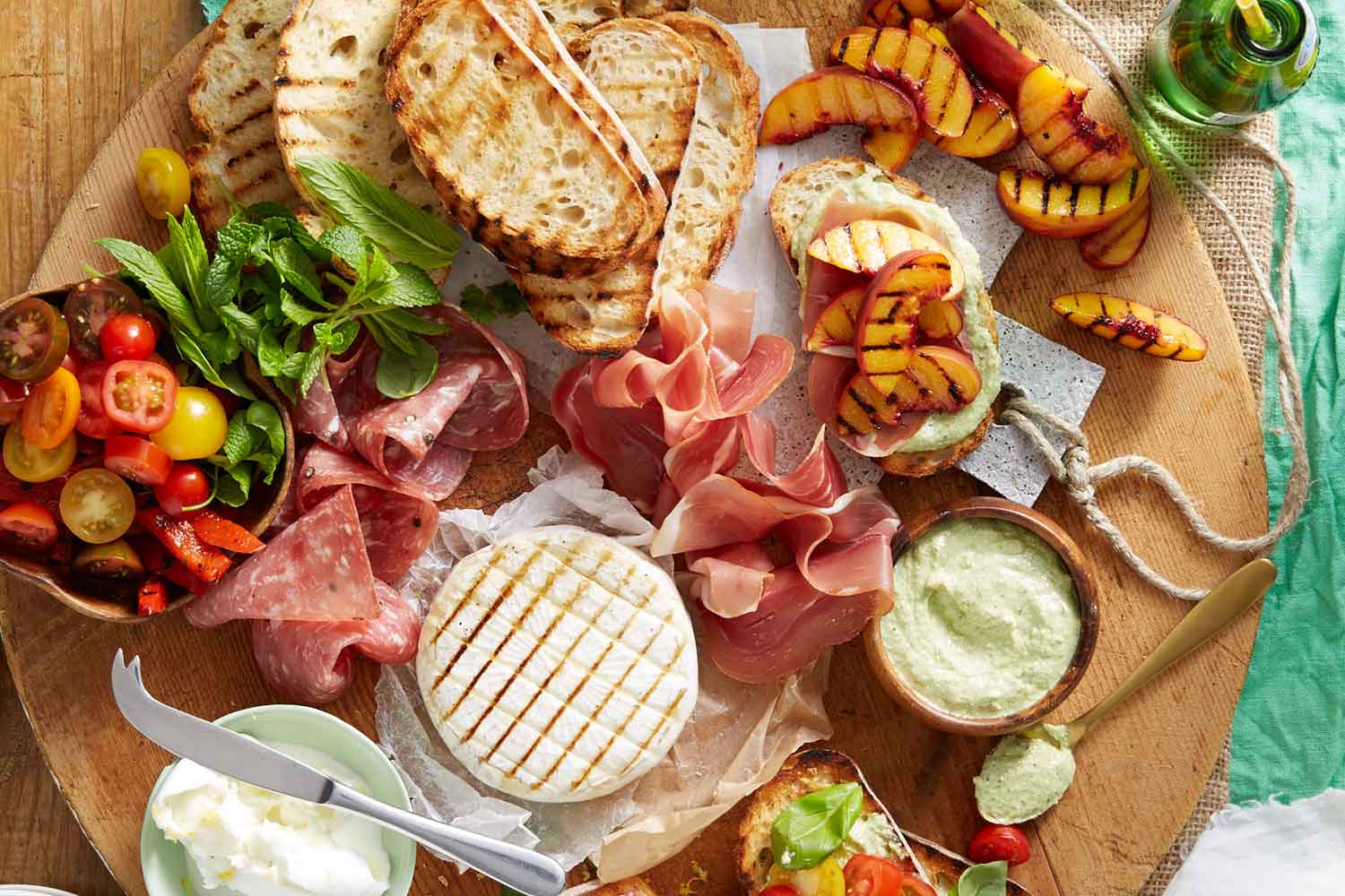 bruschetta-board-with-grilled-brie