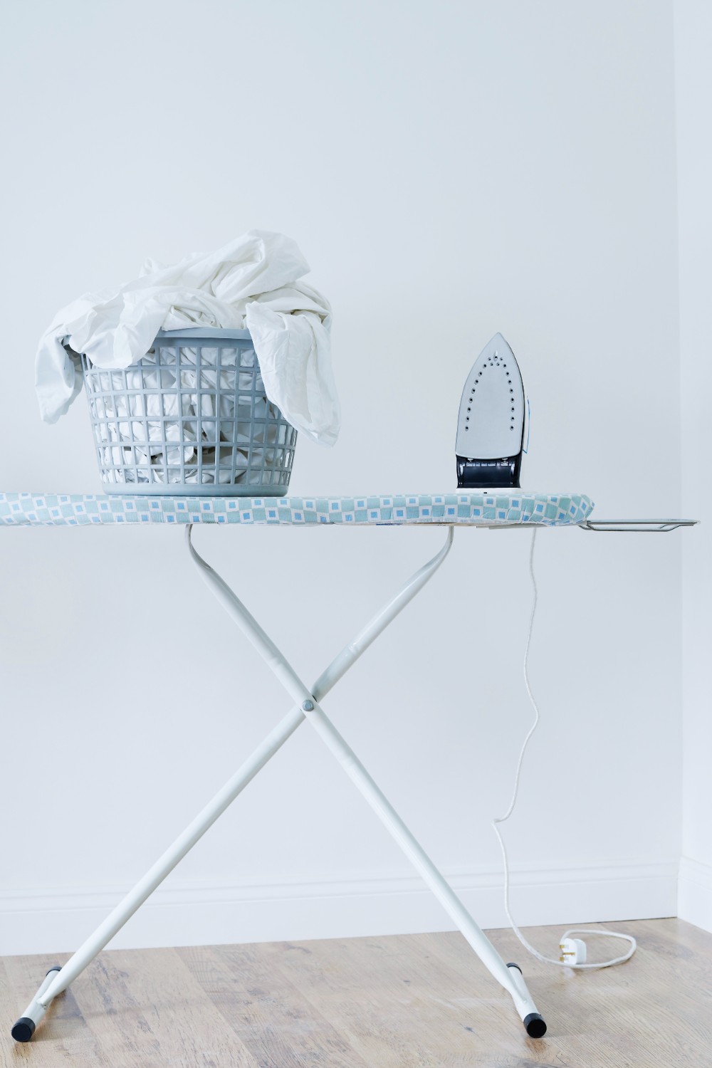 How to Clean an Iron Plate Easy 5Minute Hack Better Homes and Gardens