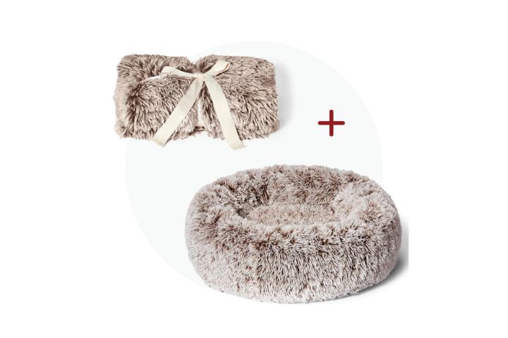 Snoozer Calming Cuddler Dog Bed and Blanket