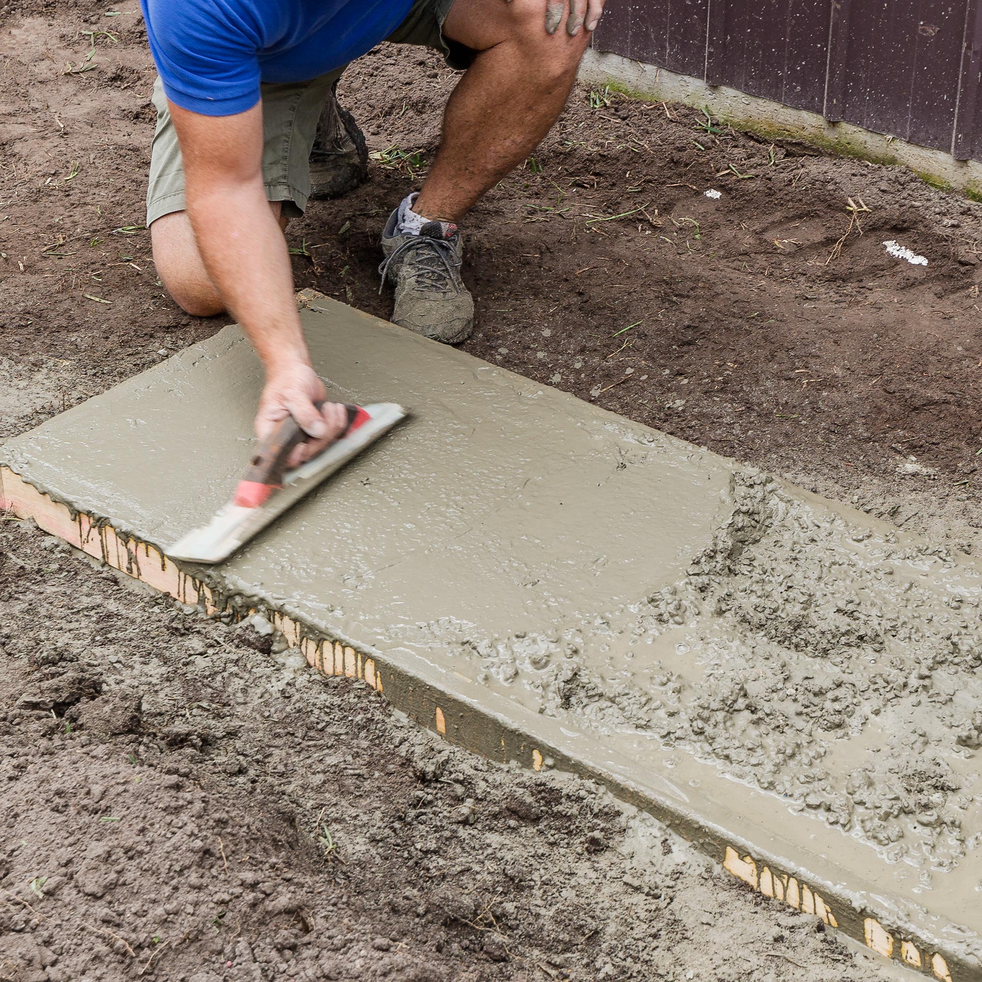 Step 2 involves mixing concrete and spreading in the formwork, along with trench mesh for stability.